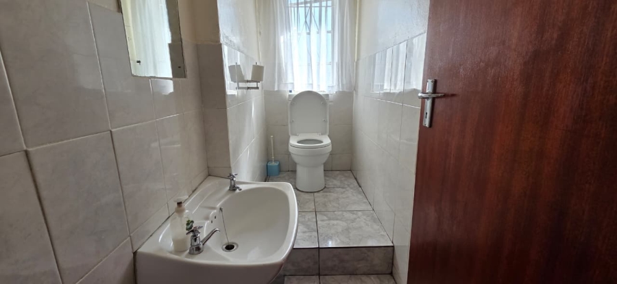 To Let 2 Bedroom Property for Rent in Queenstown Central Eastern Cape